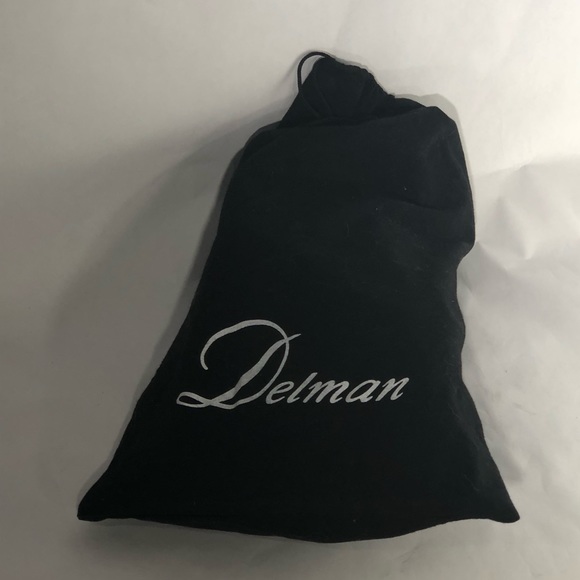 Delman Pump - Picture 4 of 6